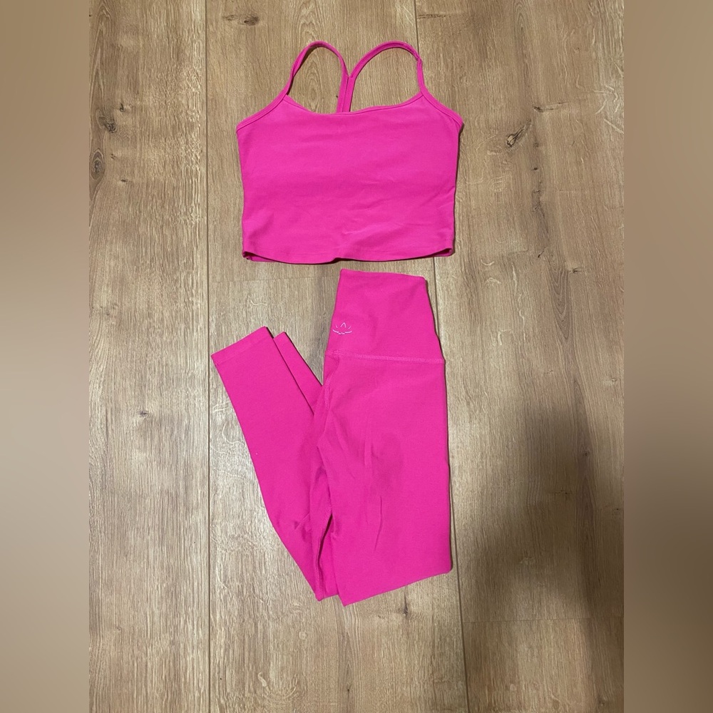 Beyond Yoga Vibrant Pink Leggings Set